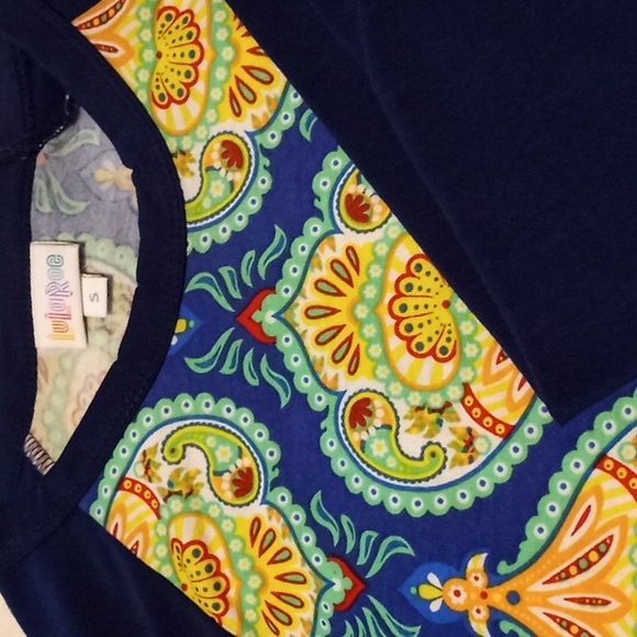 LuLaRoe Tops - LuLaRoe Top Size S